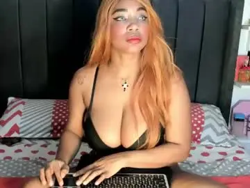 Chaturbate Live Sex Cam of kyliewhiteboobs