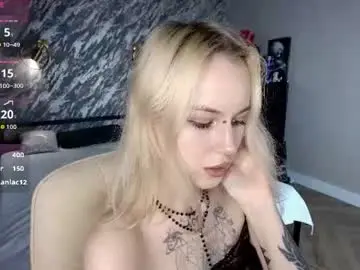 Chaturbate Live Sex Cam of wannafckmonalisa