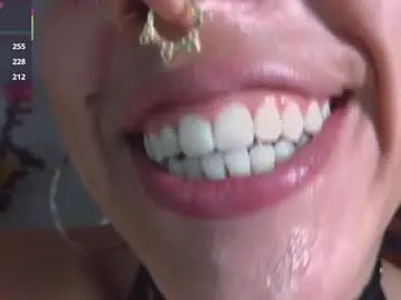 Chaturbate Free Live Porn of bri_von_dhara_