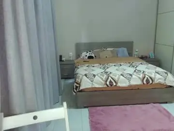 Chaturbate Live Sex Cam of kristall_xxx