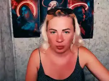 Chaturbate Best live sex cam show of alinafrey_
