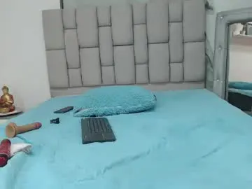 Chaturbate Live Sex Cam of lily_rose0