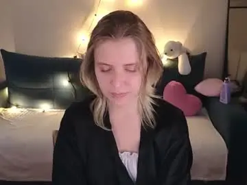 Chaturbate Live Sex Cam of viki_charm