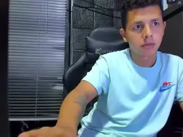 Chaturbate Live Sex of g_lincoln