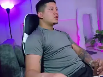 Chaturbate Free Porn Cam of _robertobaggio