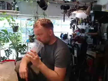 Chaturbate Live Sex Cam of seattlemanwhore