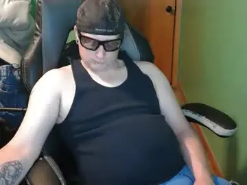 Chaturbate Free Porn Cam of edwardaims_2please