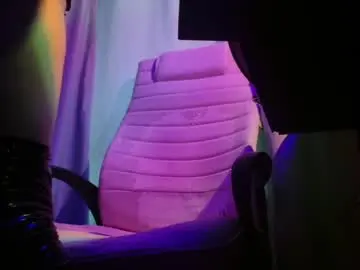 Chaturbate Free Porn Cam of mistr_daria_femdom