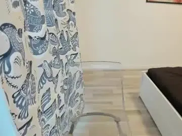 Chaturbate Live Sex Cam of 18perfecttits