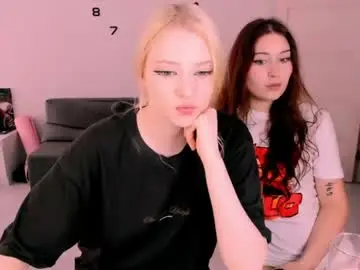 Chaturbate Sex Chat of two_bitches666_77