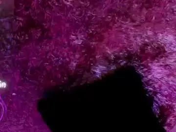 Chaturbate Live Sex Cam of yazminjenner