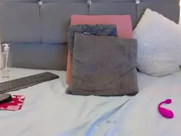 Chaturbate Live Sex Cam of miamackleyn_