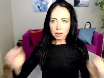 Chaturbate Nude Webcam of beautiful_moon7