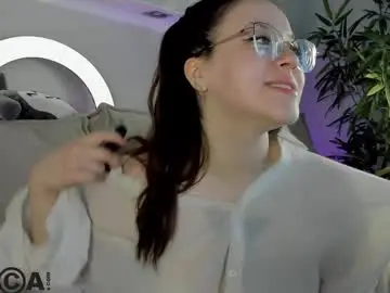 Chaturbate Adult Webcam of kira_be11