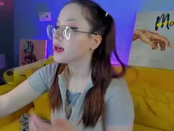 Chaturbate Nude Webcam of kira_be11