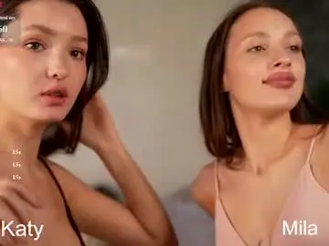 Chaturbate Nude Webcam of mila_luxury