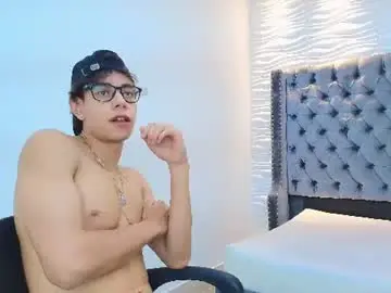 Chaturbate Live Porn of lenny_knox2
