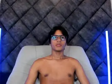 Chaturbate Watch Live Sex Cams of liamkron
