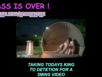 Chaturbate Live Sex Cam of livecleo