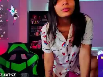 Chaturbate Live Porn of helia_n_amy