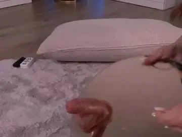 Chaturbate Sex Cam of tinydoll_xo
