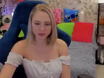 Chaturbate Live Sex Cam of gina_lovelyy