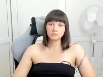 Chaturbate Nude Webcam of emilli_moon