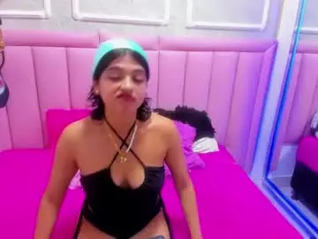 Chaturbate Live Sex Cam of velvet_giirll