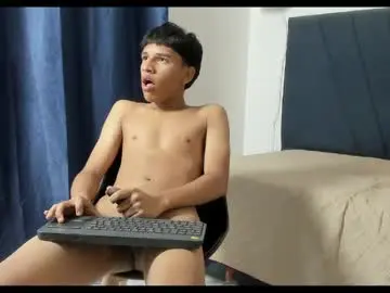 Chaturbate Live Sex Cam of stiven_cum2