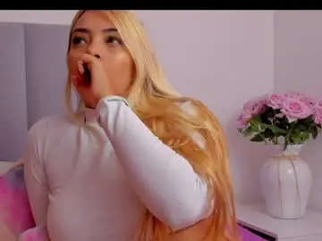 Chaturbate Best live sex cam show of emily_briston