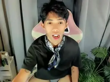 Chaturbate Live Sex Cam of alexa_chi