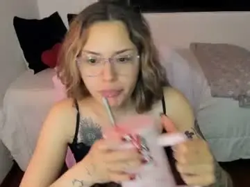 Chaturbate Live Sex Cam of pixiedaemon