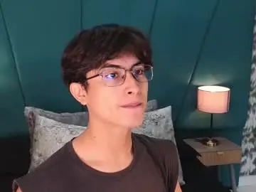 Chaturbate Nude Webcam of aaron_eze