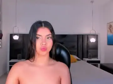 Chaturbate Sex Chat of mialaurence_