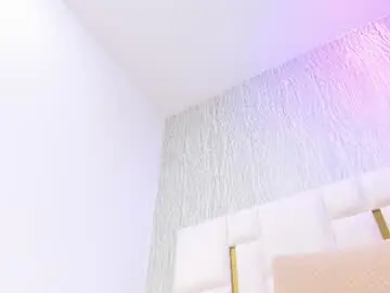 Chaturbate Live Porn of hillary_uckerman_