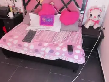 Chaturbate Best live sex cam show of bellalumi