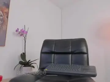 Chaturbate Nude Webcam of alicerosee___