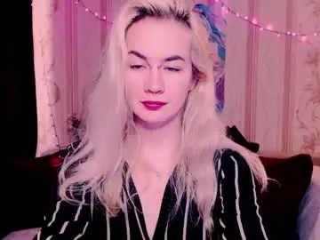 Chaturbate Live Sex Cam of carinfox