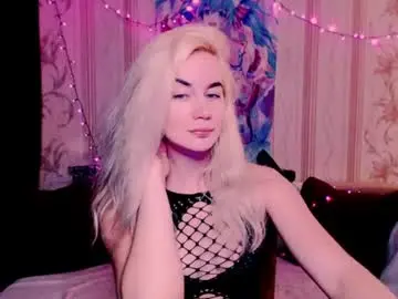Chaturbate Live Sex Cam of carinfox