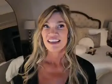 Chaturbate Watch Live Sex Cams of hot_wife_amber
