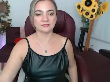 Chaturbate Best live sex cam show of lilly_milf