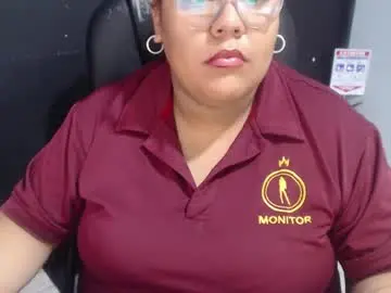 Chaturbate Live Sex Cam of angy_ro12