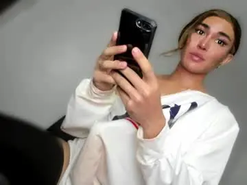 Chaturbate Live Sex Cam of transnextdoor_