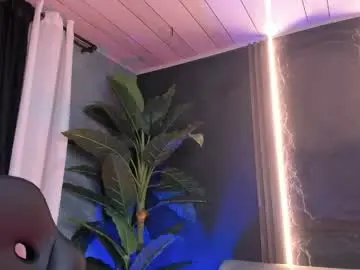 Chaturbate Free Live Porn of aili_queen