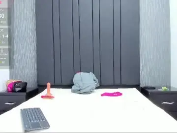 Chaturbate Live Sex Cam of emily_collins69
