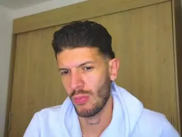 Chaturbate Live Sex Cam of max_tayloor