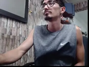 Chaturbate Adult Webcams of jhosuamoore2