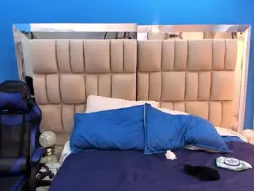 Chaturbate Live Sex Cam of rousse_lily0