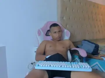 Chaturbate Live Porn of mastermorenohot23
