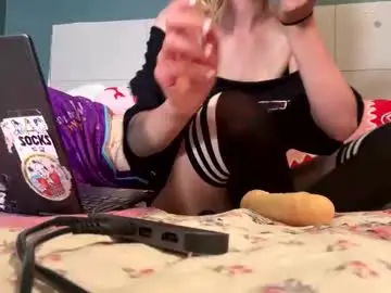 Chaturbate Adult Webcam of meadowmoon3